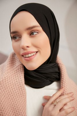 Silky Plain - Black Hijab