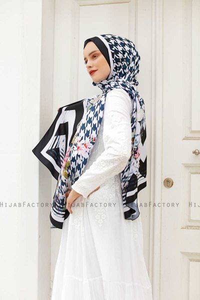Crystal Patterned Twill Hijab - Sal Evi