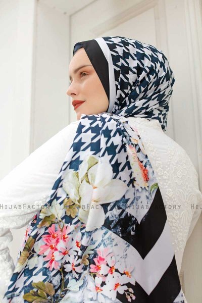 Crystal Patterned Twill Hijab - Sal Evi