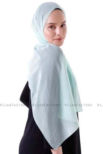 Hadise - Light Green Chiffon Hijab