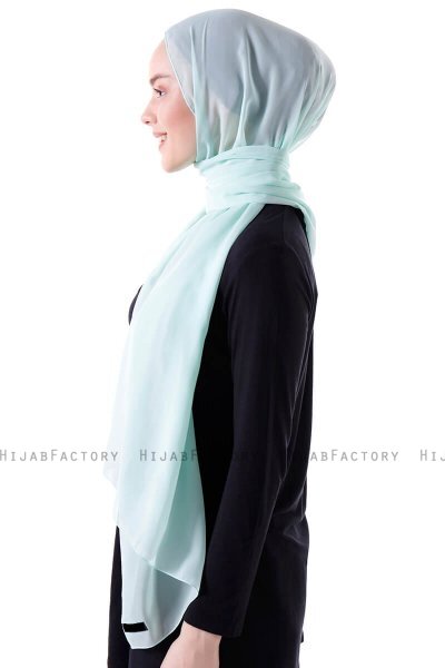 Hadise - Light Green Chiffon Hijab