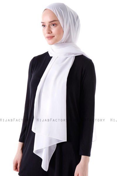 Hadise - White Chiffon Hijab
