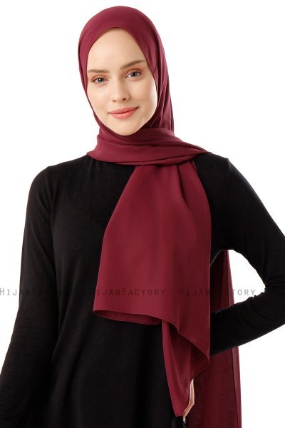 Hadise - Plum Chiffon Hijab
