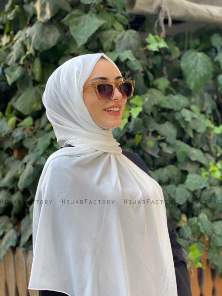 Alvina - White Jazz Hijab - Mirach