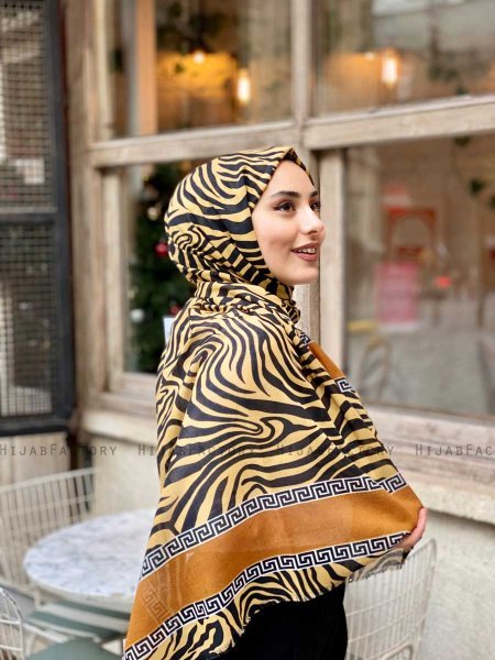 Kadifa - Black & Beige Patterned Cotton Hijab - Mirach