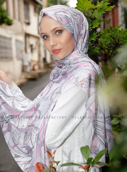 Pariza - Purple Leaf Patterned Hijab