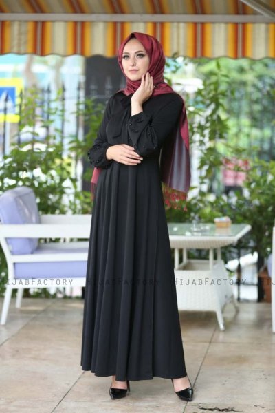 Tiana - Black Dress - Insirah